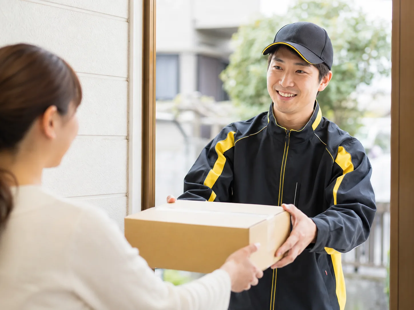 明石市内で荷物をお届けするJUNGLE TRANSPORTの軽貨物ドライバー